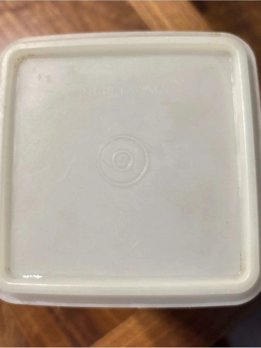 Vintage TUPPERWARE #1314 Saltine Cracker Keeper Saver Container White USA